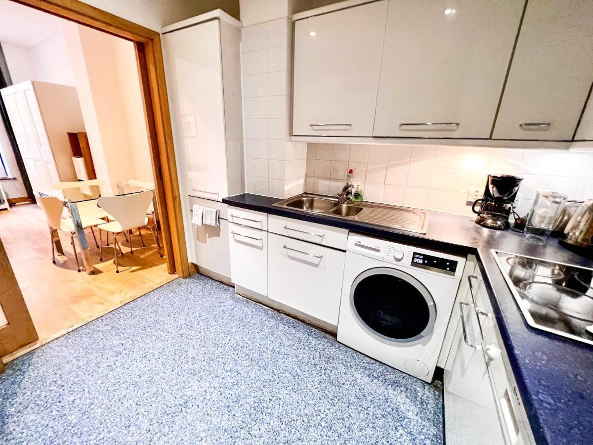 Superior Entire Apartment Between St Pauls Cathedral And Covent Garden 런던 외부 사진