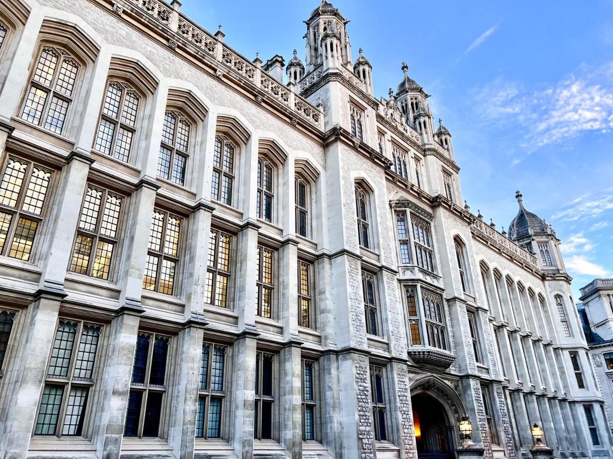 Superior Entire Apartment Between St Pauls Cathedral And Covent Garden 런던 외부 사진