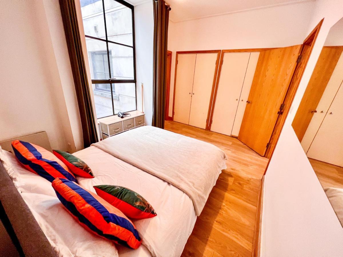 Superior Entire Apartment Between St Pauls Cathedral And Covent Garden 런던 외부 사진