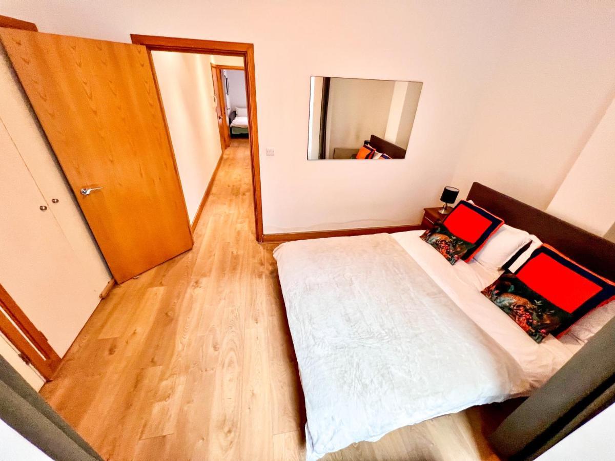 Superior Entire Apartment Between St Pauls Cathedral And Covent Garden 런던 외부 사진