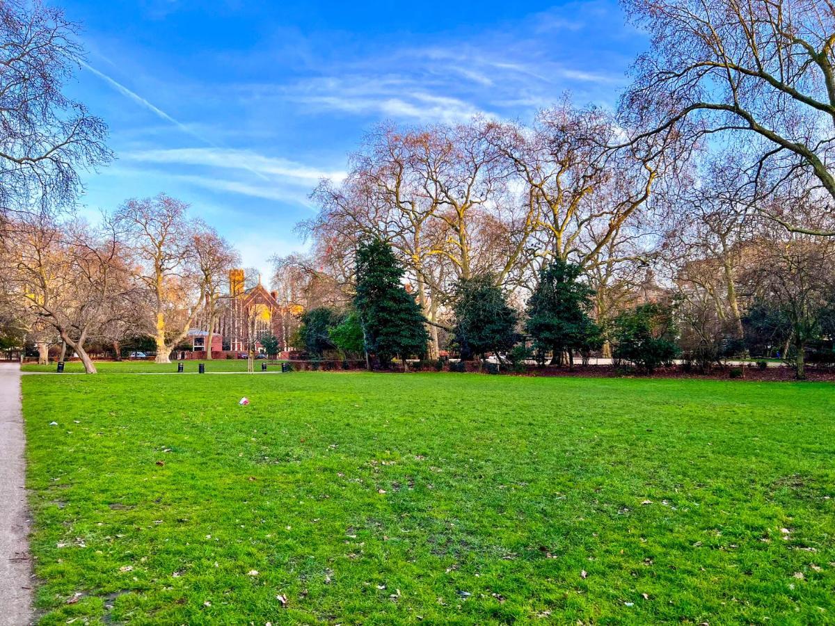 Superior Entire Apartment Between St Pauls Cathedral And Covent Garden 런던 외부 사진