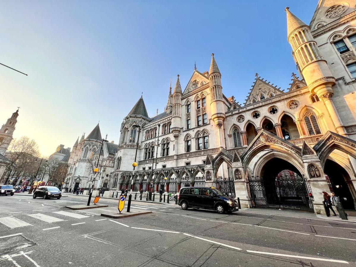 Superior Entire Apartment Between St Pauls Cathedral And Covent Garden 런던 외부 사진