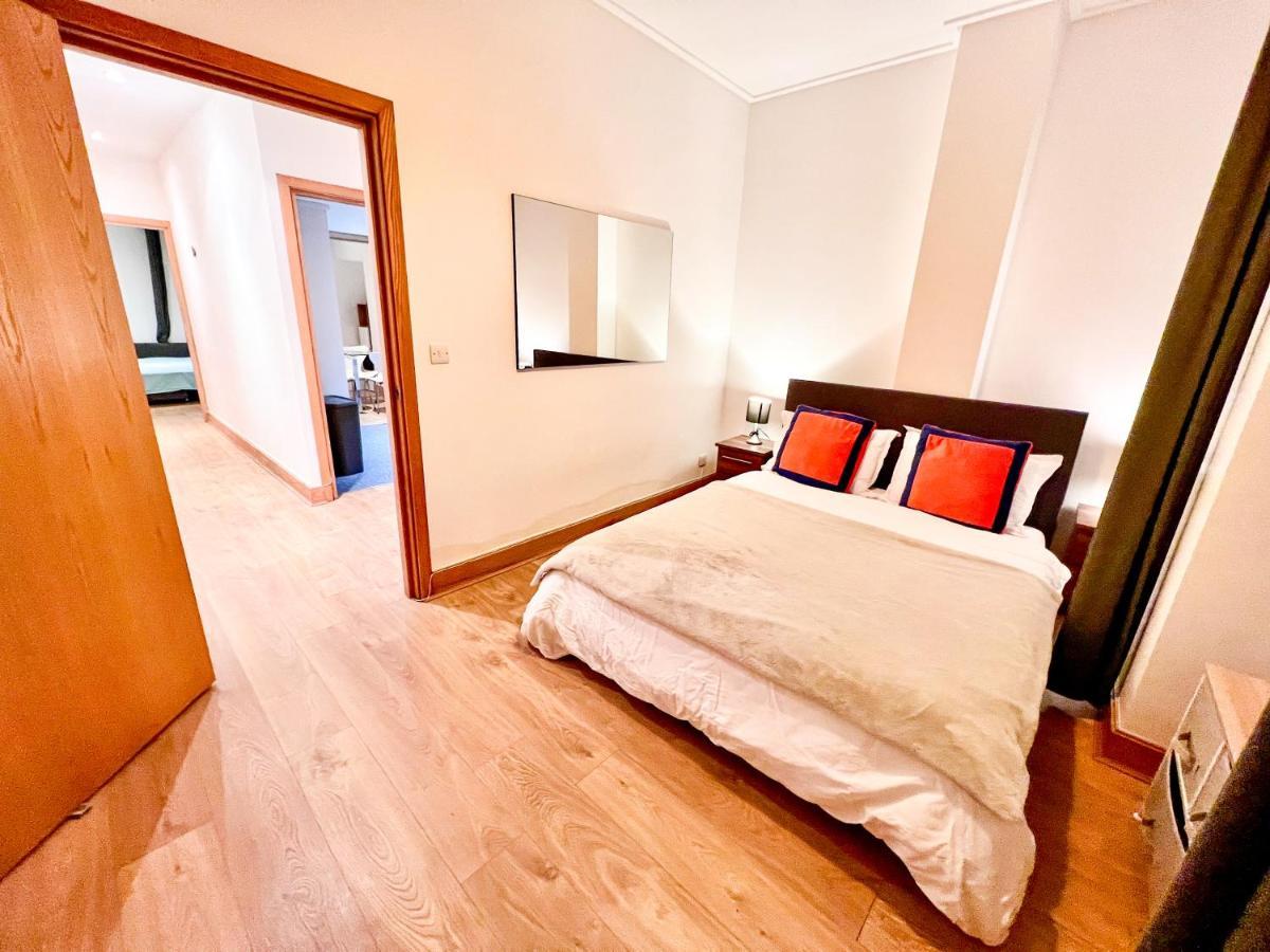 Superior Entire Apartment Between St Pauls Cathedral And Covent Garden 런던 외부 사진