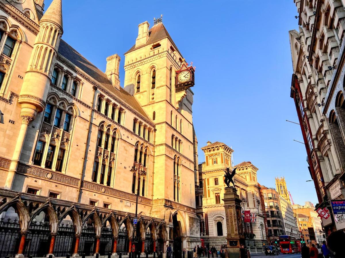 Superior Entire Apartment Between St Pauls Cathedral And Covent Garden 런던 외부 사진