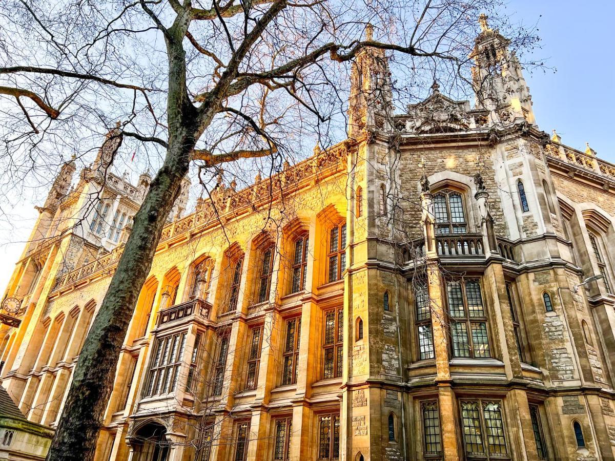 Superior Entire Apartment Between St Pauls Cathedral And Covent Garden 런던 외부 사진