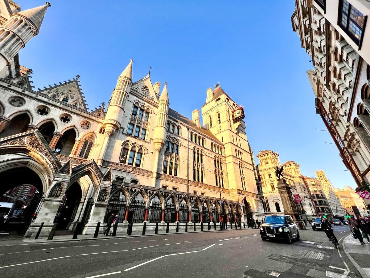 Superior Entire Apartment Between St Pauls Cathedral And Covent Garden 런던 외부 사진