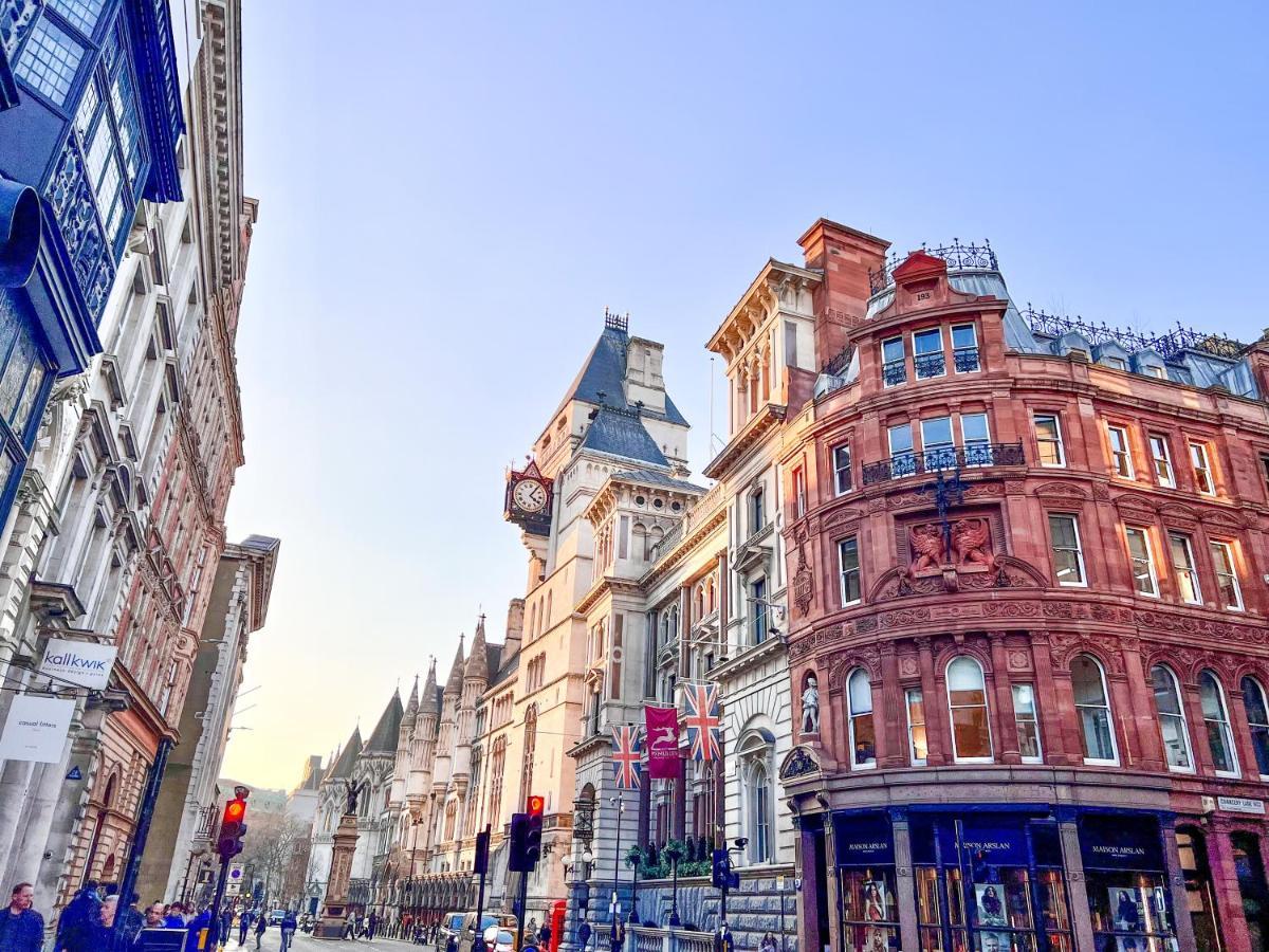 Superior Entire Apartment Between St Pauls Cathedral And Covent Garden 런던 외부 사진