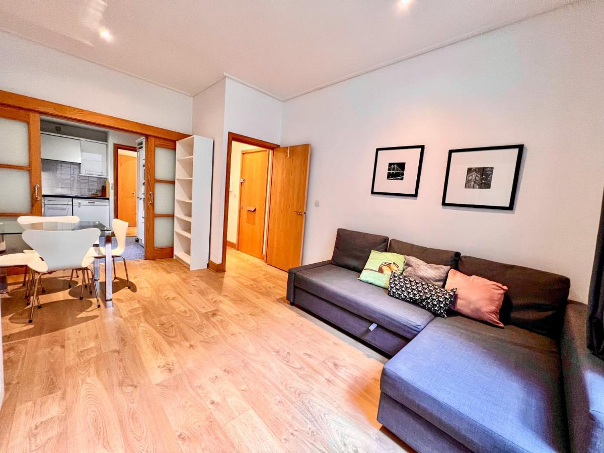 Superior Entire Apartment Between St Pauls Cathedral And Covent Garden 런던 외부 사진