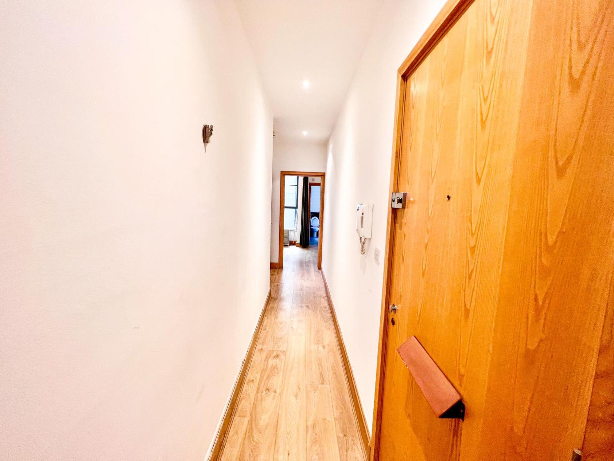 Superior Entire Apartment Between St Pauls Cathedral And Covent Garden 런던 외부 사진