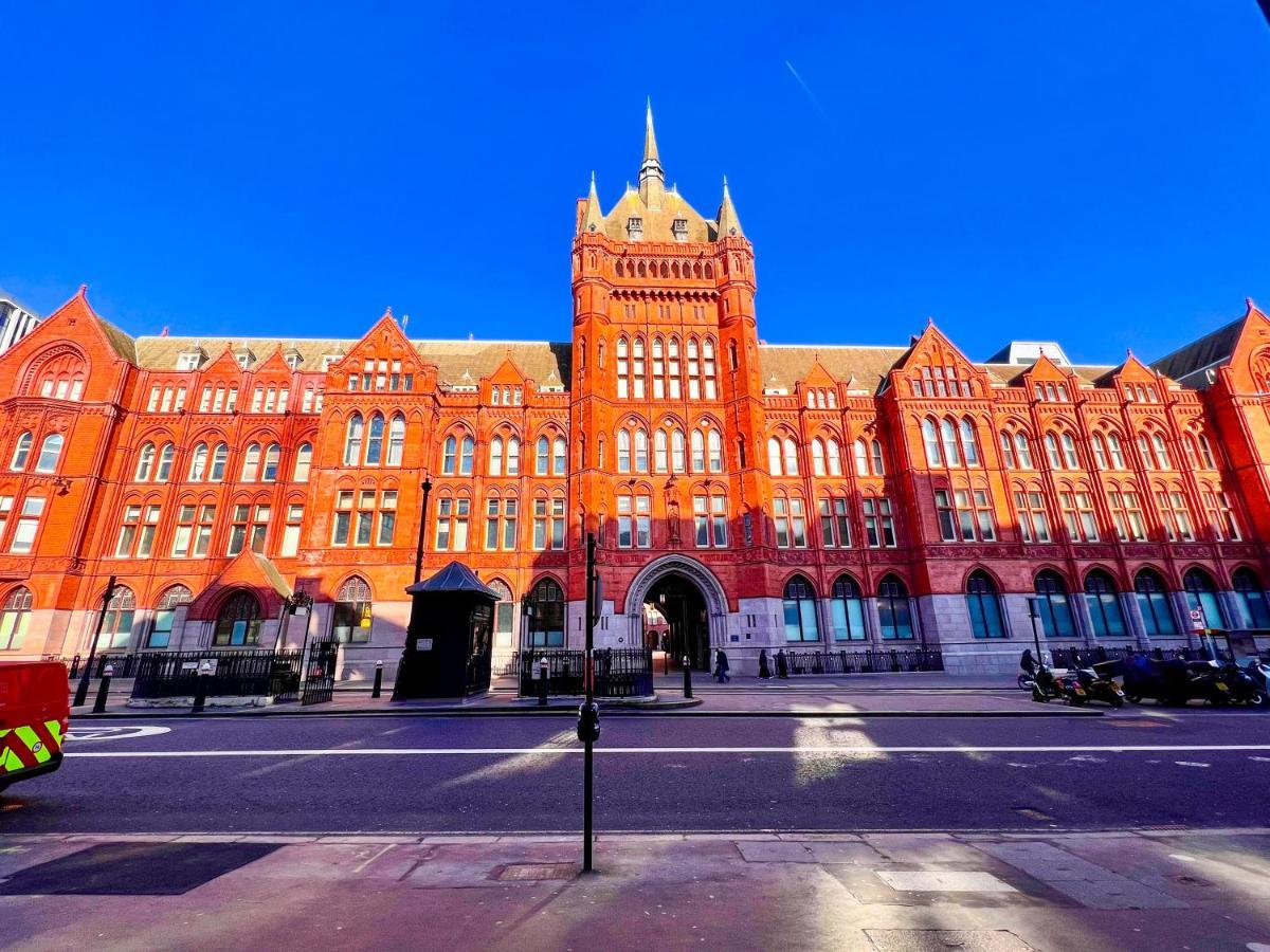 Superior Entire Apartment Between St Pauls Cathedral And Covent Garden 런던 외부 사진