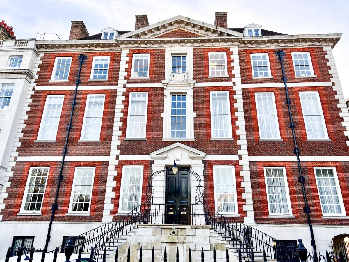Superior Entire Apartment Between St Pauls Cathedral And Covent Garden 런던 외부 사진