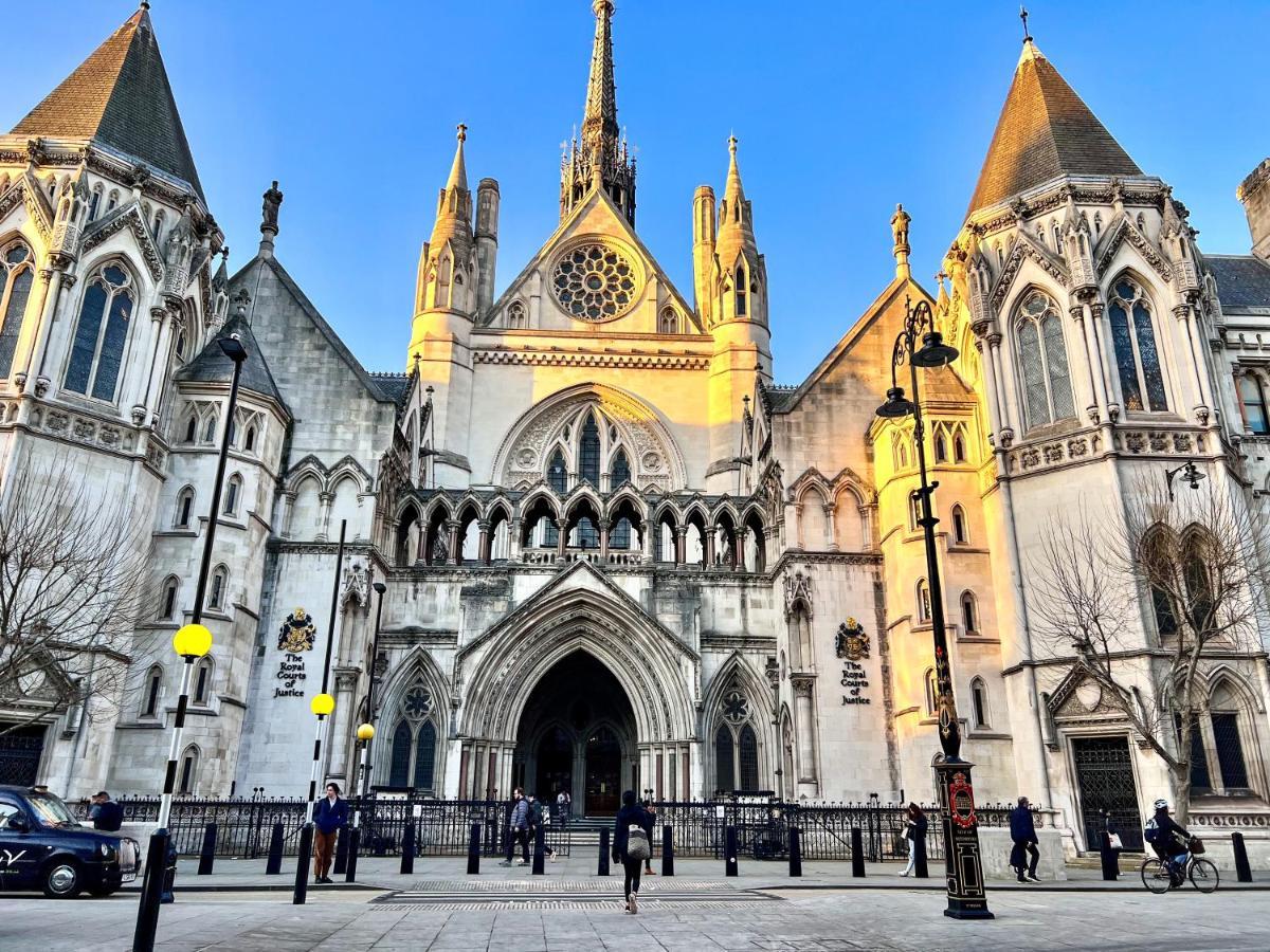 Superior Entire Apartment Between St Pauls Cathedral And Covent Garden 런던 외부 사진