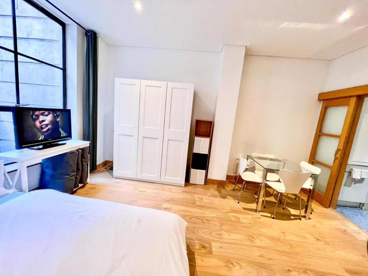 Superior Entire Apartment Between St Pauls Cathedral And Covent Garden 런던 외부 사진