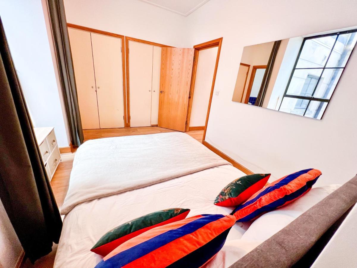 Superior Entire Apartment Between St Pauls Cathedral And Covent Garden 런던 외부 사진