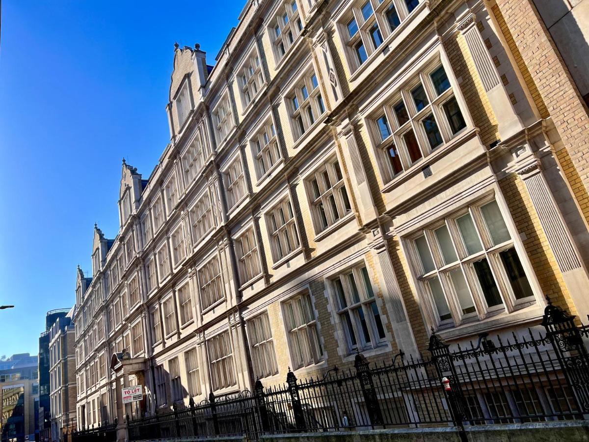 Superior Entire Apartment Between St Pauls Cathedral And Covent Garden 런던 외부 사진