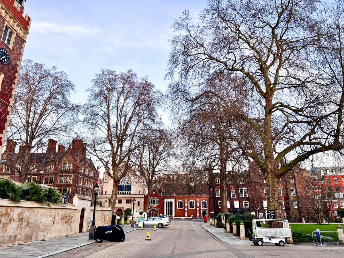 Superior Entire Apartment Between St Pauls Cathedral And Covent Garden 런던 외부 사진