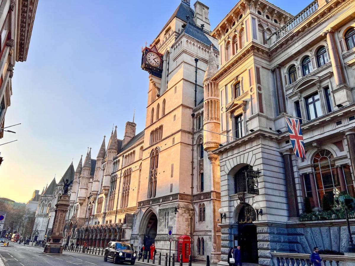 Superior Entire Apartment Between St Pauls Cathedral And Covent Garden 런던 외부 사진